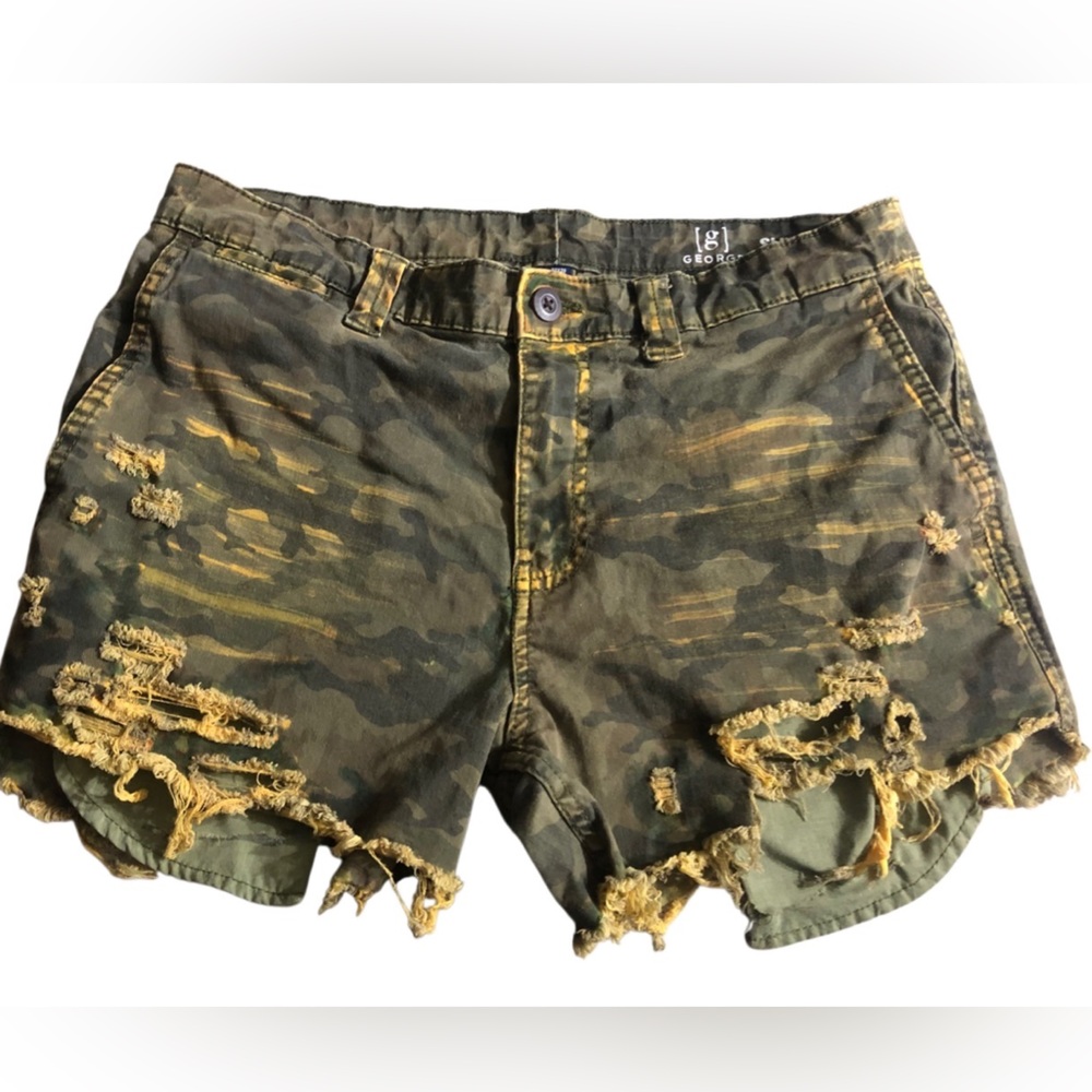 Festival Distressed Camouflage bleach tip Shorts